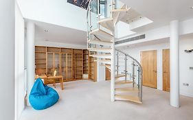 Premium Apartments By Excel