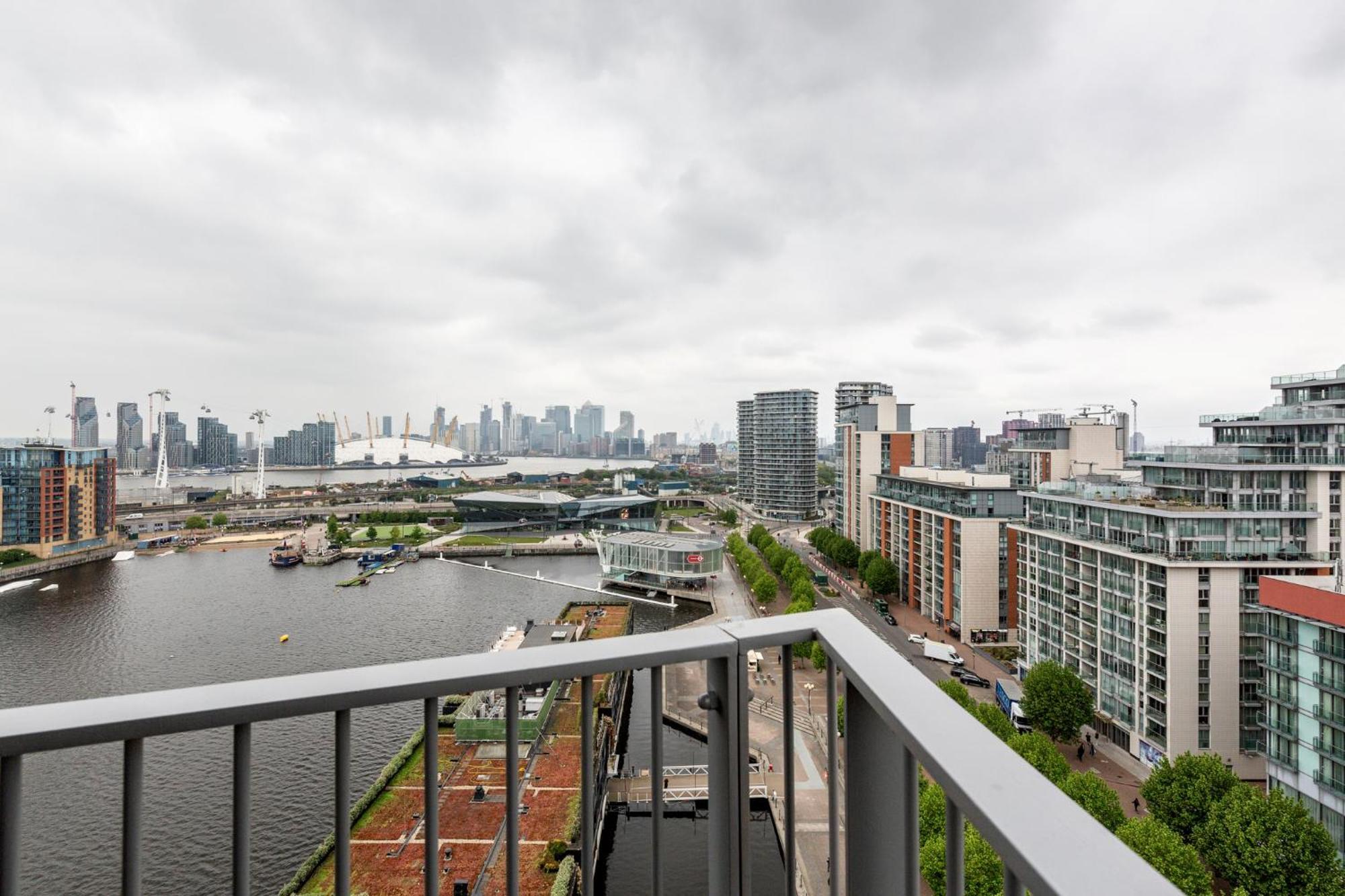 Premium Apartments By Excel London Exterior photo